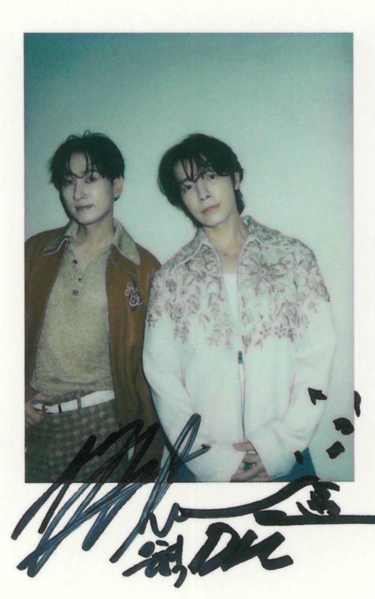 ☆SUPERJUNIOR☆ドンヘ☆ポラロイド SCAN] Super Junior D&E - Bella Magazine Signed Duo Polaroid 1 of 4