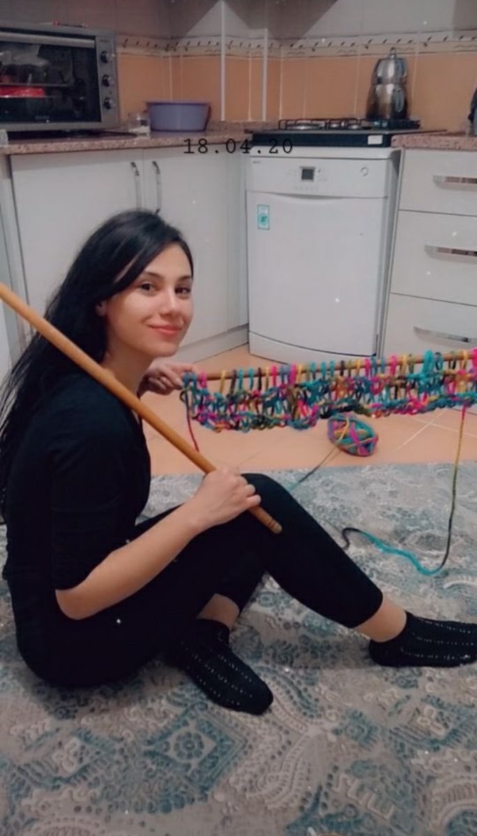 yullafsu's tweet image. Yeşim’in hayatı çalındı,zanlısı beraat etti,dosyası arşivde. Yeşim’in bugün toprak altında 3. doğum günü adaletin sağlanmasını istiyoruz
kalanların gidenleri borcudur mücadele
#YeşimArtıkBeklemesin