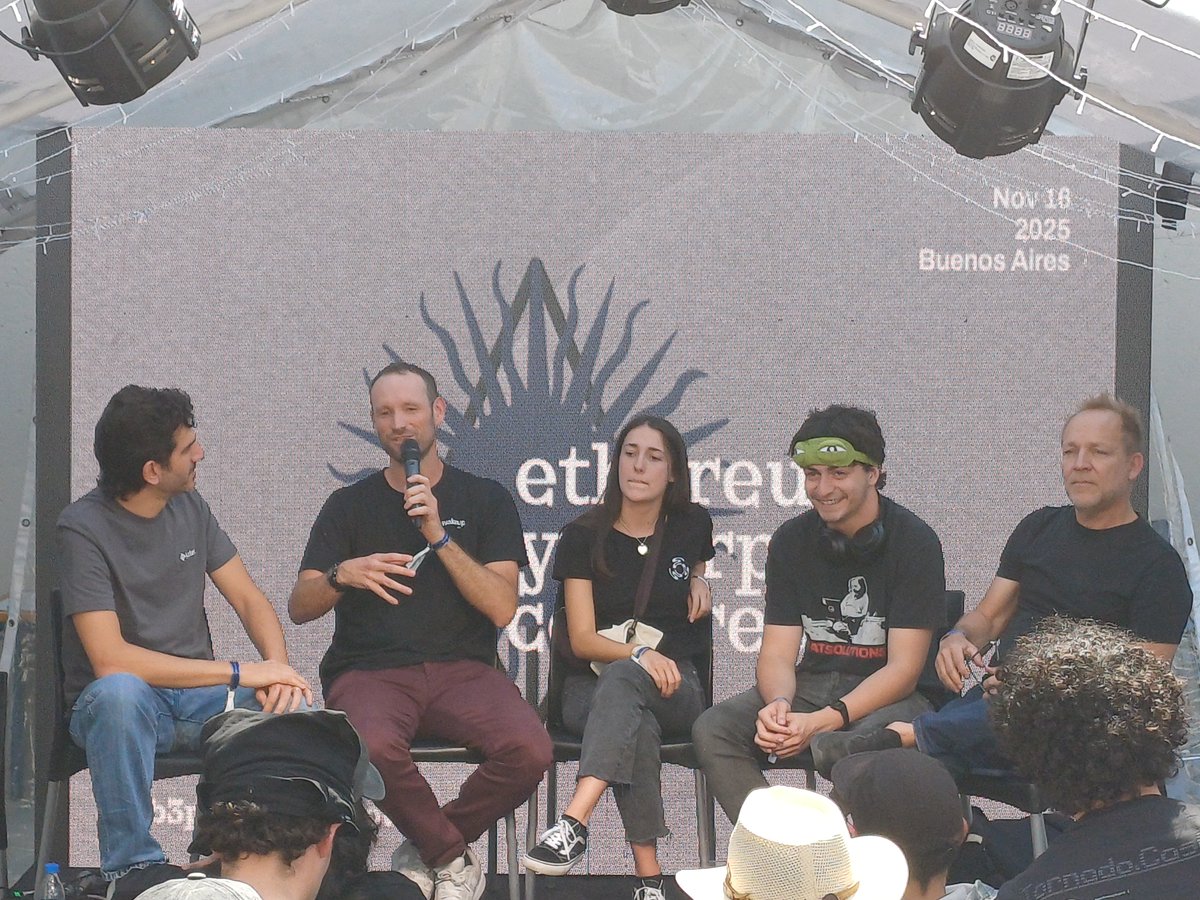 Panel Made in Argentina: Building Web3 Privacy
<a href="/titi0x/">TiTi🐙</a> x <a href="/DeFi_Wonderland/">Wonderland</a>
<a href="/casiojapi/">casio</a> x <a href="/fatsolutionsxyz/">FAT SOLUTIONS</a>
<a href="/0xMilton/">Milton</a>  x <a href="/wakeuplabs/">WakeUp Labs</a>
<a href="/fernandezdiego/">fernandezdiego</a> x <a href="/sovraio/">Sovra</a>
moderated by <a href="/smpalladino/">Santiago Palladino</a> x <a href="/aztecnetwork/">Aztec</a>