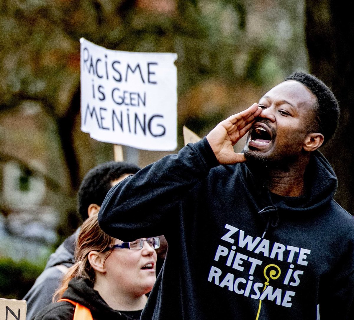 Is u iets opgevallen bij de diverse Sinterklaasintochten in het land? Juist, geen KOZP dit jaar. Waarom? Omdat KOZP geen subsidie meer krijgt wordt er niet geprotesteerd. Kortom, ordinaire subsidie was de drijfveer, niet het ‘racisme’ van zwarte piet.