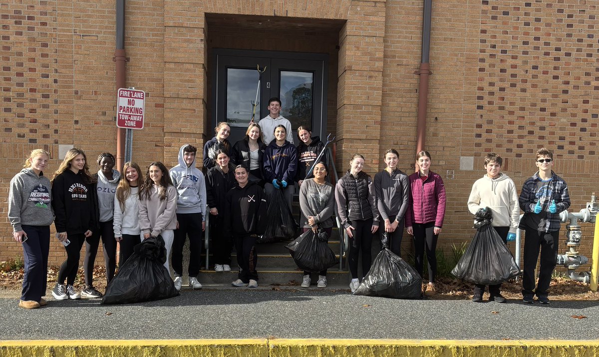 Beautiful weather for the town cleanup.<a href="/uxbridgestuco/">Uxbridge StuCo</a>