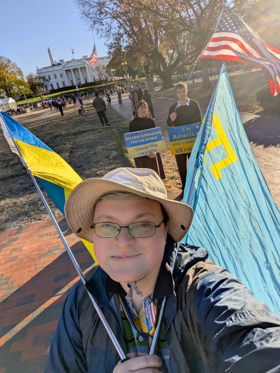 Join us again today Sunday at Lafeyette Park until 5pm. The House returns on Monday.🍃
Keep calling your members of Congress and telling them to support Ukraine! 🇺🇸🇺🇦
#CrimeaIsUkraine