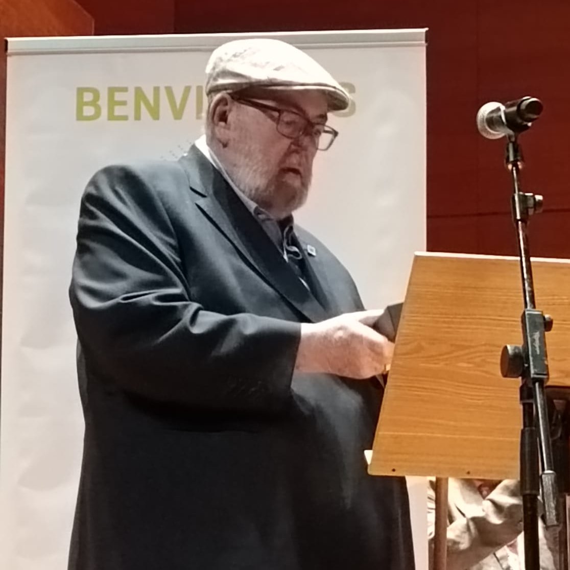 Avui ens ha deixat en <a href="/ClaudiAlsina/">Claudi Alsina Català</a>. Aquest és l'últim moment que vam compartir plegats, on em vas arrencar unes llàgrimes d'emoció quan et van fer el reconeixement al <a href="/C2EM2025/">C2EM</a>. No t'oblidaré mai, tu vas ser el meu primer professor de Didàctica de les Matemàtiques a la <a href="/FME_UPC/">Facultat de Matemàtiques i Estadística - UPC</a>.