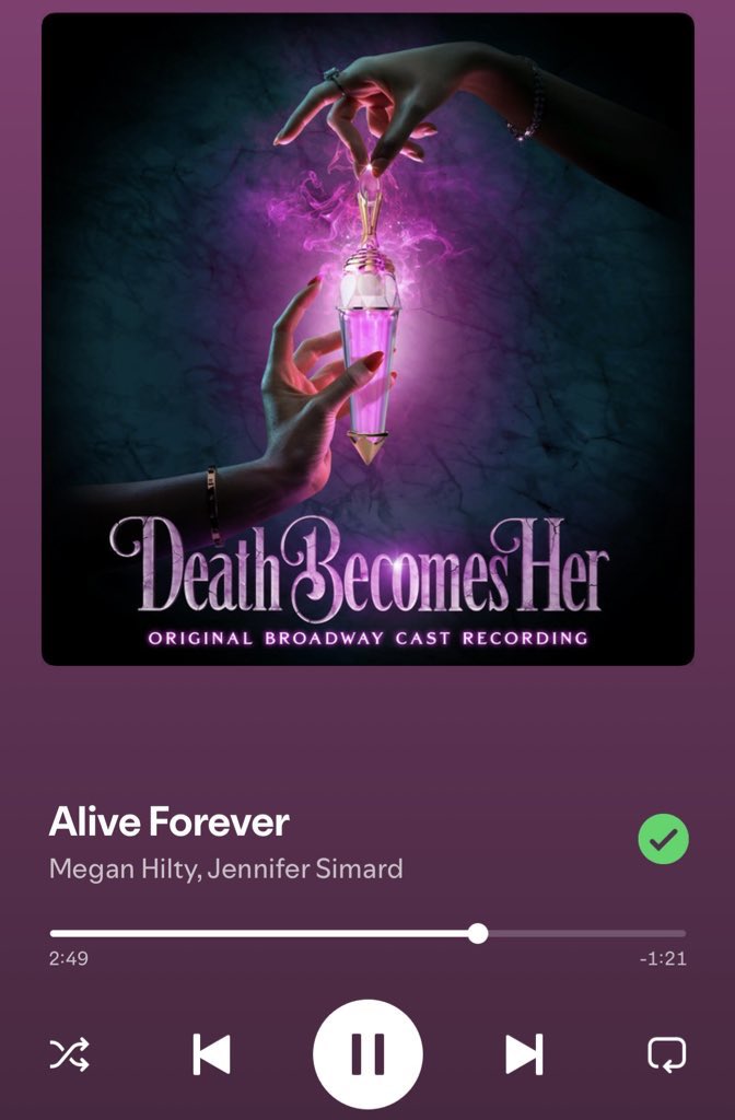 imlaraedwards's tweet image. me in public:                        my headphones: