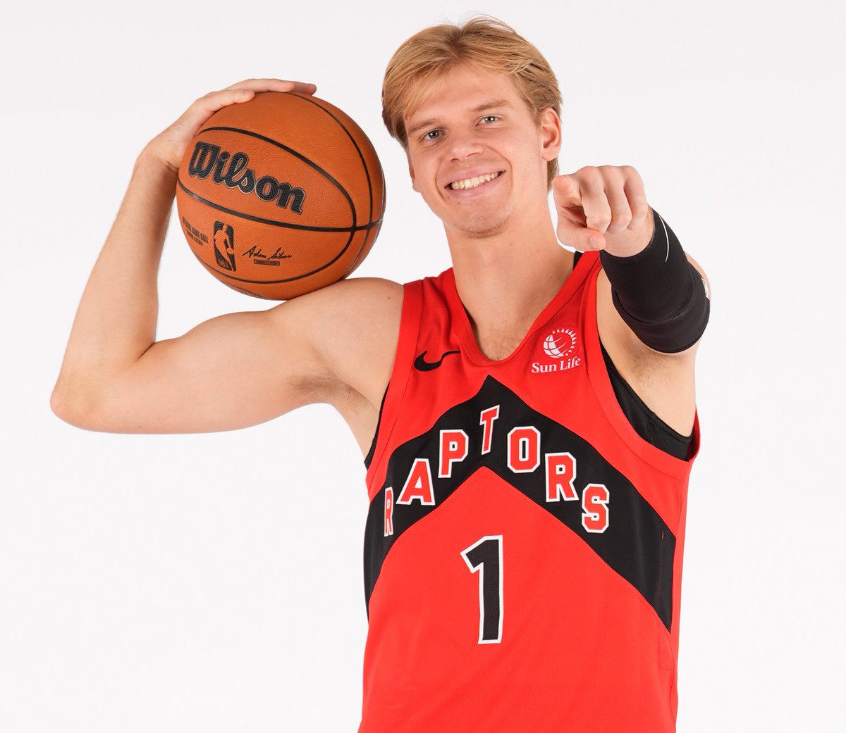 Join us in wishing Gradey Dick of the @Raptors a HAPPY 22nd BIRTHDAY! 