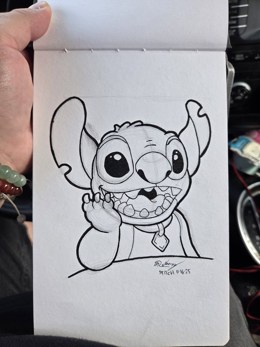 MJHartbreak's tweet image. The end result from this morning&apos;s Live Stream 😄.

#twitch #twitchstreamer #twitchaffiliate #Hartbreak #artstream #LiloAndStitch #stitch #disney #disneyart