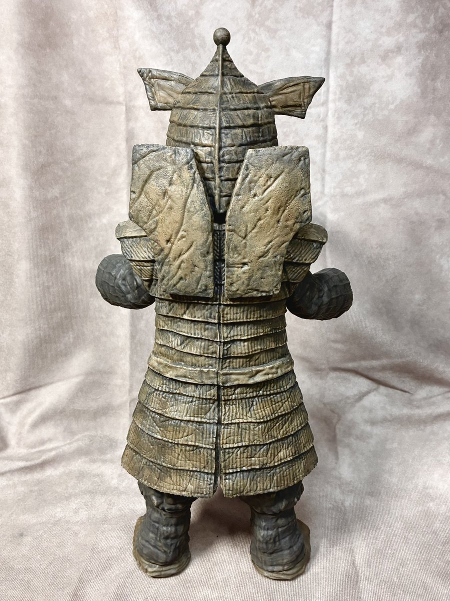 コダイゴン 30cmサイズ 原型：かなめみお(<a href="/kanamemio/">かなめみお （WF 3-08-07）</a>)
顔が透明パーツなので目を光らせてみました。全身同じ色味かと思いきや映像を見返すと腕と脚が濃かった、思い込みとは恐ろしい。