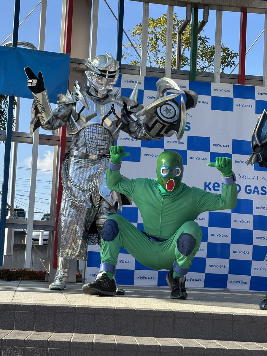 2025.11.15
取手ウェルネスプラザ

うごせんに話を聞いてもらった！
うごはちゃんとわかって理解してくれていた。最強の戦闘員だ🟢✨
息子はうごうご歌って平和？？
#イバライガー#うごせん