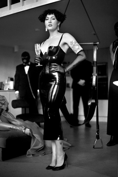 On My way to the <a href="/TheFemDomBall/">The FemDom Ball</a> last month x

🎞️Photo captured on film by @ spitinmymilk ~ on insta