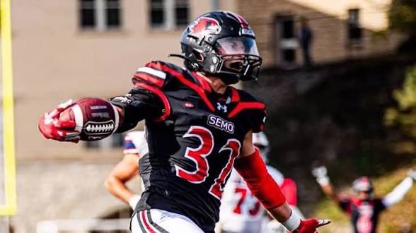 lee holmes tweet media