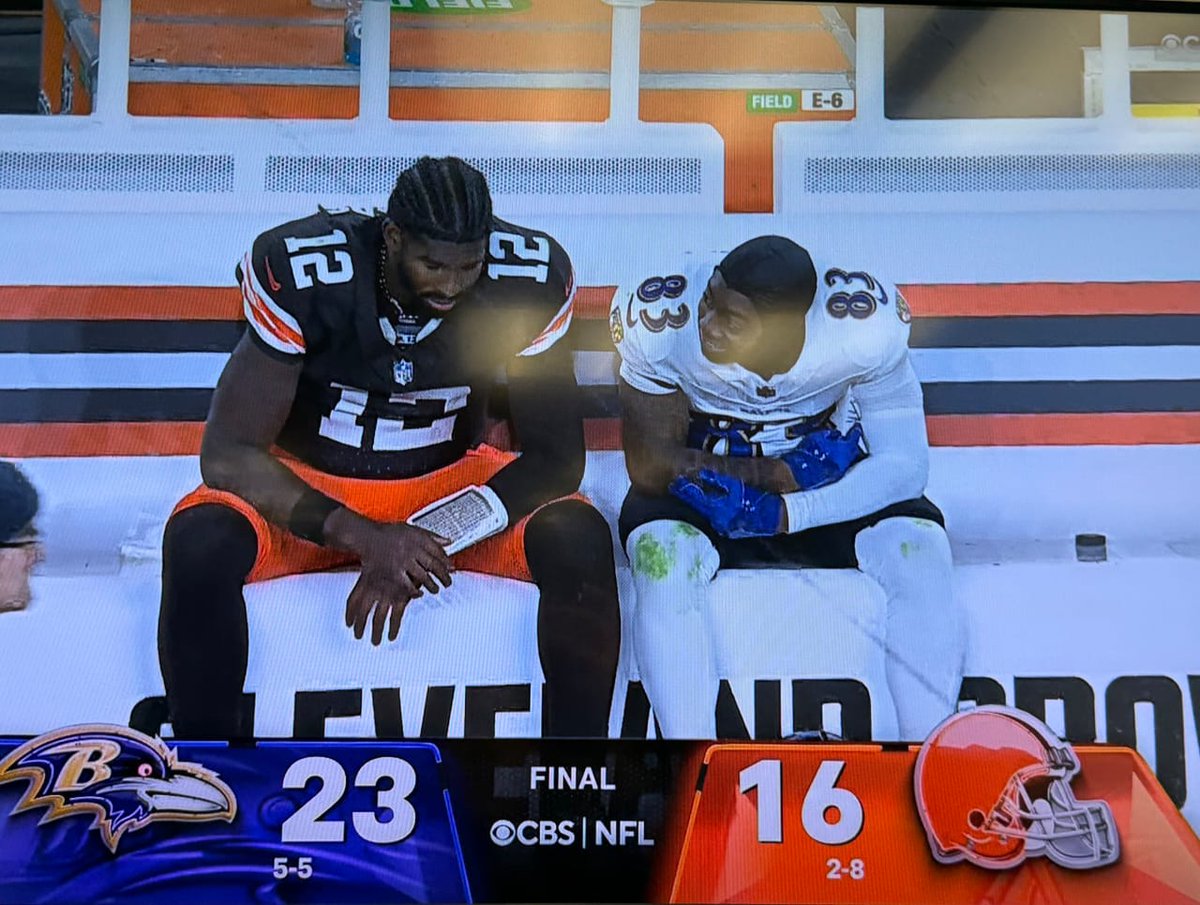 SKProFootball's tweet photo. Shedeur Sanders and Baltimore Ravens WR LaJohntay Wester shared a moment together on the sidelines after the game.

Wester and Sanders were teammates at Colorado and are close friends.

#NFL #Ravens #Browns #BALvsCLE https://t.co/j8KhQERBI9
