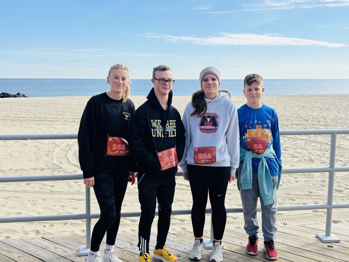 Special thanks to brother sister duo Sydney and Lucas for participating in the Thanks4giving Dash (5K) and Splash (plunge) and helping to raise money for Special Olympics NJ and our CRMS &amp; CRHS Unified Clubs! We are so proud of you! 👏🏻❤️💛🦅