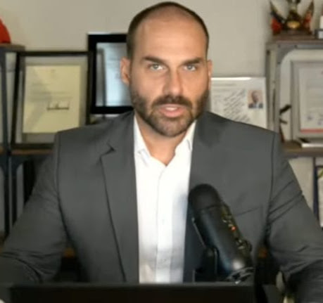 Este câncer do Brasil. Foi só a coisa aperta pra seu lado que ele já foi par onde o pai transferiu a maior requisa do Brasil. Para a Arábia.