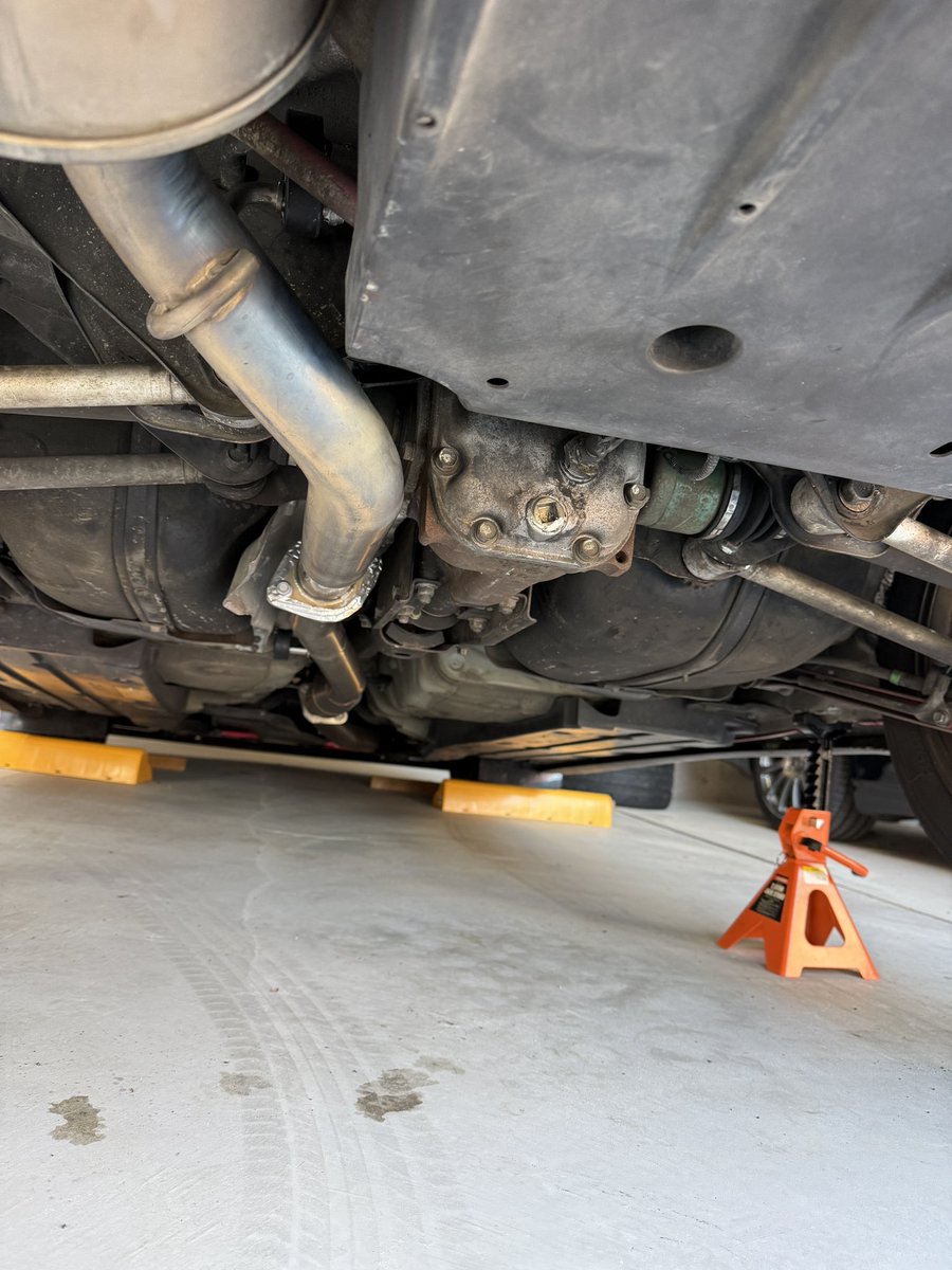 ryoryo_gdb's tweet image. ミッションオイル
デフオイル
ブレーキフルード
クラッチフルード
パワステフルード
全交換した。
大変すぎて全く写真撮ってない👊