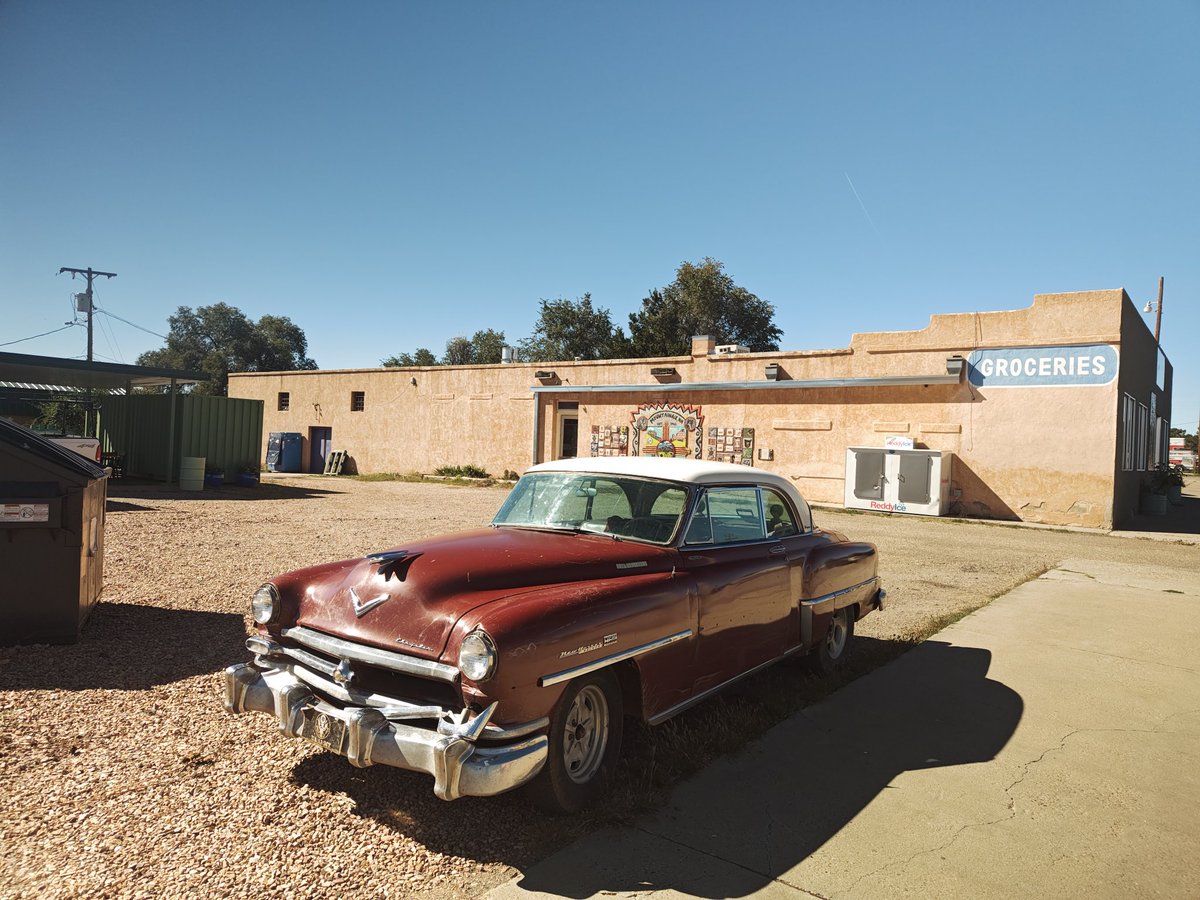 2000wonderer's tweet image. Been fighting with my phone&apos;s camera changes the color of light from &quot;warm&quot; to &quot;neutral&quot;when it&apos;s bright. Red and blown can be enhanced through the filter I guess.
スマホのカメラが明るい時、景色を青白く変えてしまうのにずっと困ってます。このフィルターで、少し赤や茶が強く出る気が。