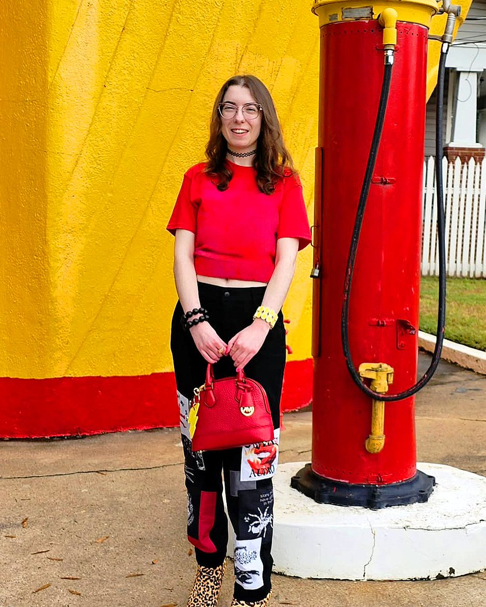 ShellStationsUS's tweet image. Hello from Winston-Salem! 👋 Spotted this great #StationSnap by (IG) madison_fashion3 at the famous “Big Shell” service station, which is nearly 100 years old! Have you ever visited? 

Don’t forget to tag us in your Station Snaps – we love to see them!

#Shell #WinstonSalemNC…