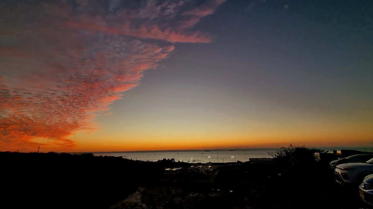 Belleza de atardecer en #LaPaz #BCS 😊💜 Amo mi hogar ✨️