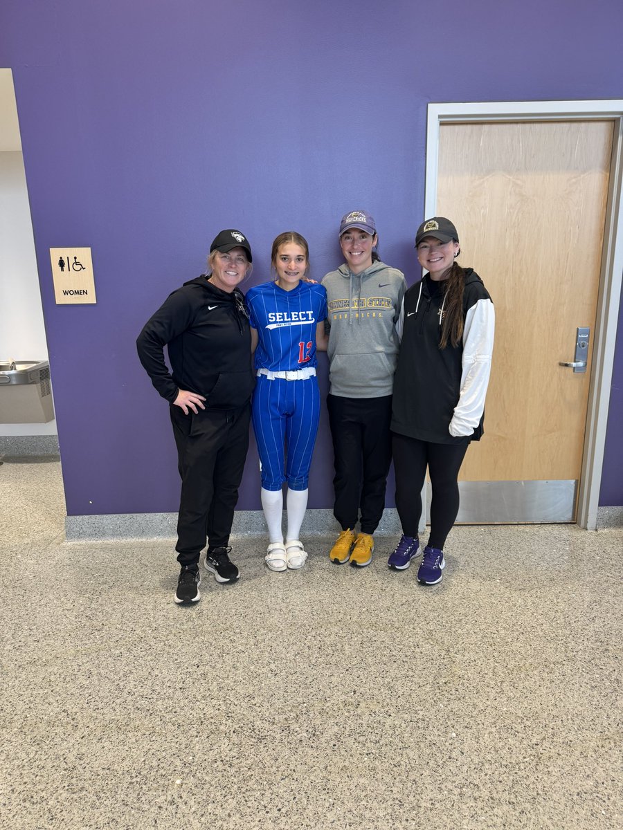 Lucy_Anderson88's tweet image. Thank you @MinnStSoftball for hosting such a great camp! i had an amazing time and learned so much! i loved the hitting drills, catching drills, tour, and scrimmage. thank you Coach @KristleWolcott @coleymarieries @SullivanKylie15 💜💛