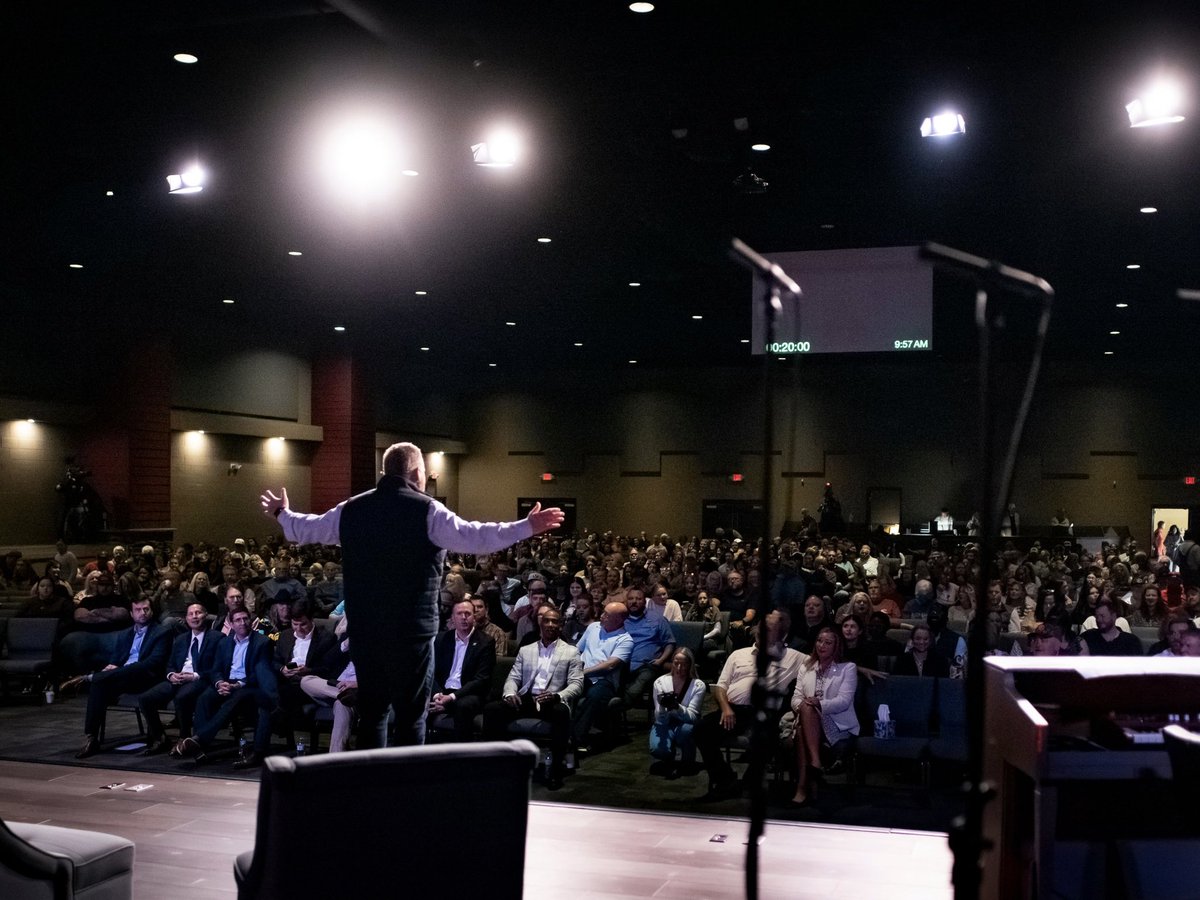 RepBrianJack's tweet image. Today, I was honored to welcome the U.S. Secretary of Housing and Urban Development Scott Turner to Pike County!

We visited two churches, met with parishioners, and shared our testament of faith.

This was the 7th visit by a Member of President Trump’s Cabinet to our…