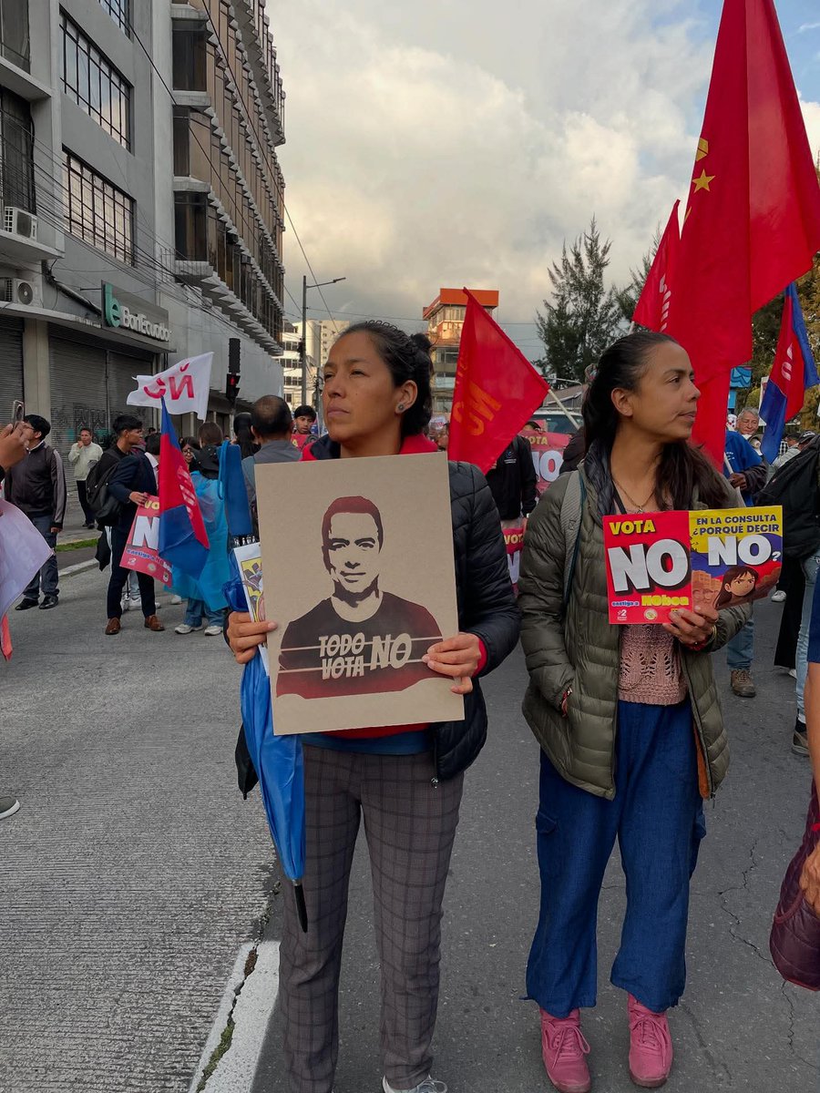El 🇪🇨 NO es tu hacienda <a href="/DanielNoboaOk/">Daniel Noboa Azin</a>
Le ganamos a los bonos, al autoritarismo, prepotencia y a #FMI 
#ConsultaPopular2025
#FueraNoboaFuera