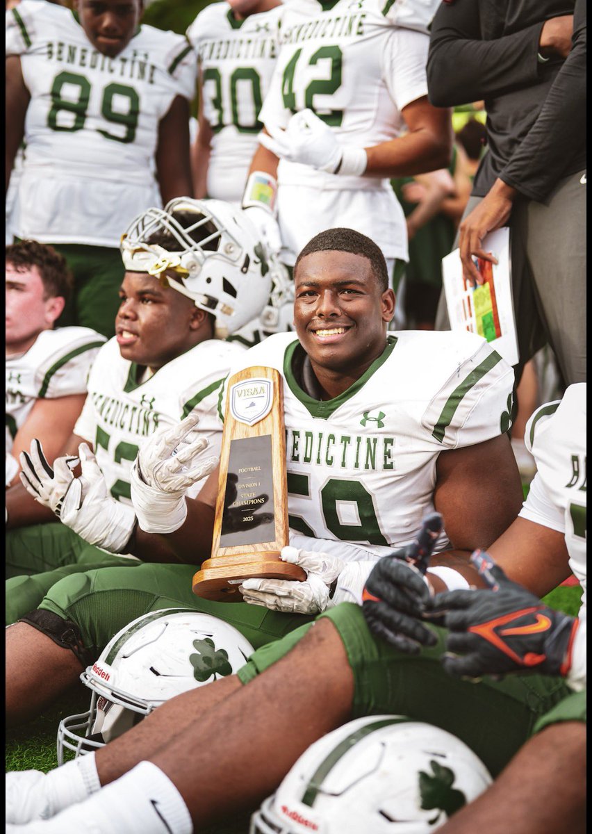DamariHawkins08's tweet image. 3X consecutive state champs, Thank you BCP, coaches &amp;amp; my brothers that put the work in every single day together to get to this point!!

ending with an 11-1 record‼️‼️
#dlineshowtime #champ #thankyouseniors #cadets