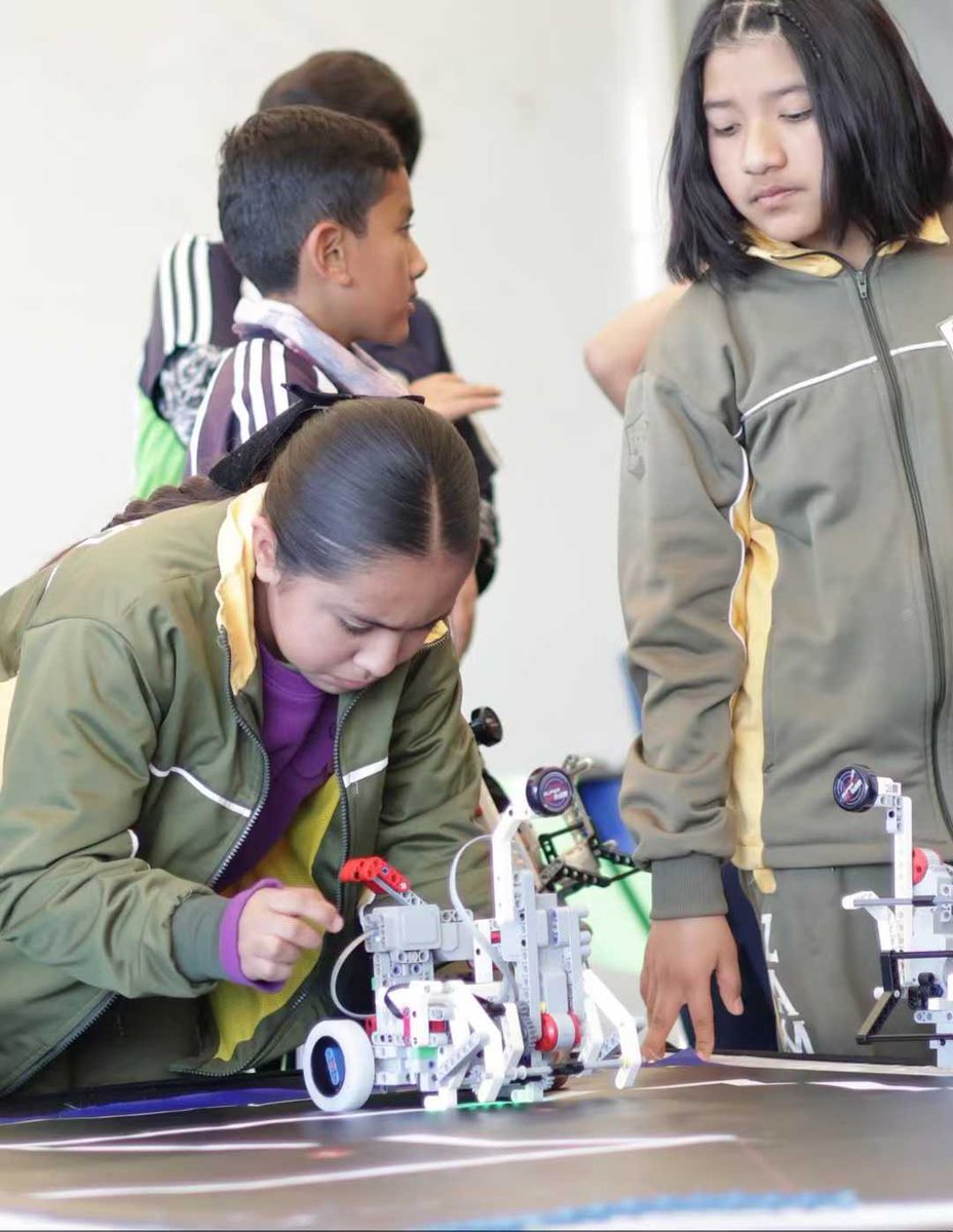 zmrobot's tweet image. WRC Mexico 2025 - SuperAI Super Track Competition
--ZMROBO Super AI
#WRC #SuperAI #SuperTrack #Robot