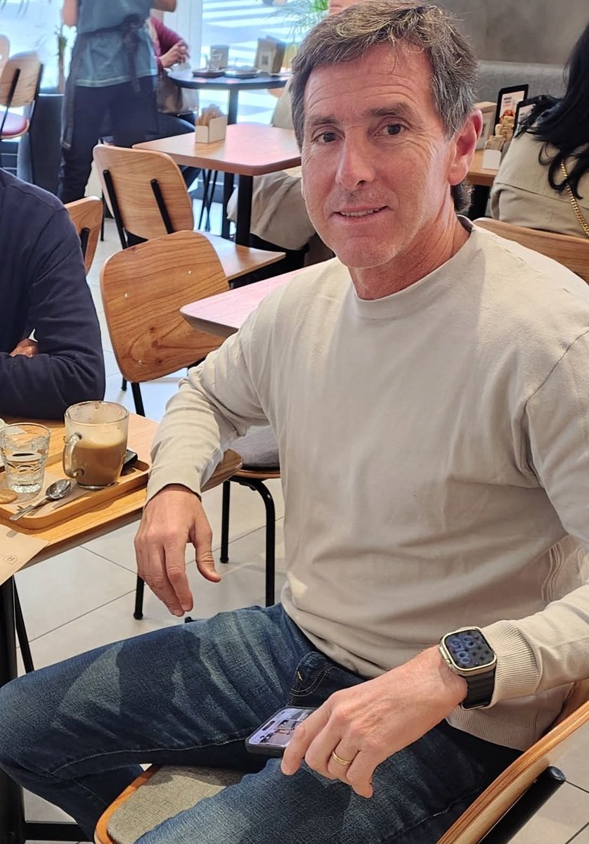 Una mañana fría lo crucé y le dije:

"Hay que ganar la Copa, Sifón"

"Varias..." me contestó.

Soldado n°1 de Claudio Ubeda. Vamos en buen camino.