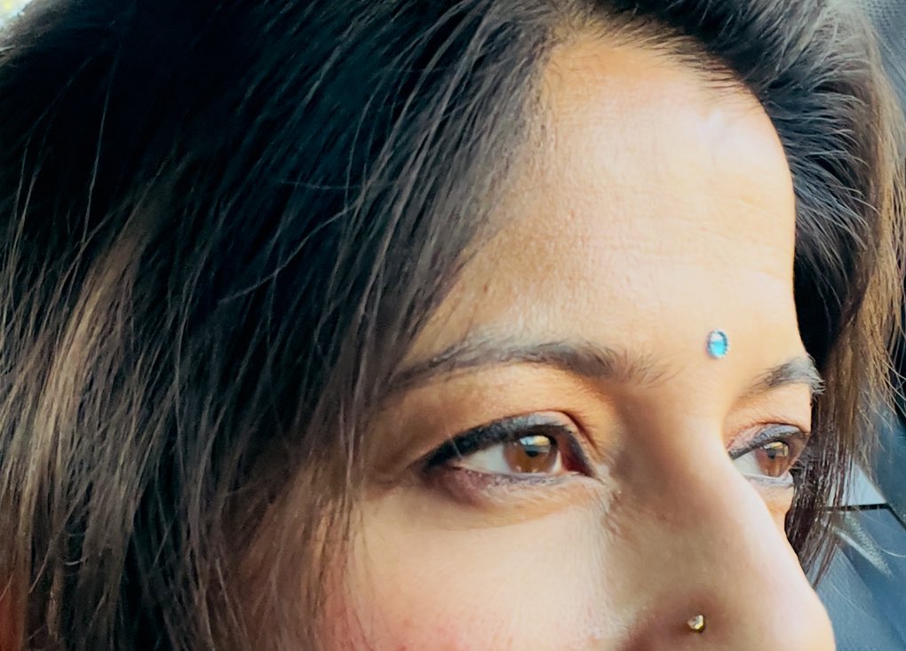 rupamurthy1's tweet image. Do eyes talk?
Oh absolutely, mine do. Sometimes they say the most batshit crazy things, and the best part is… they can’t even deny it later. 😄