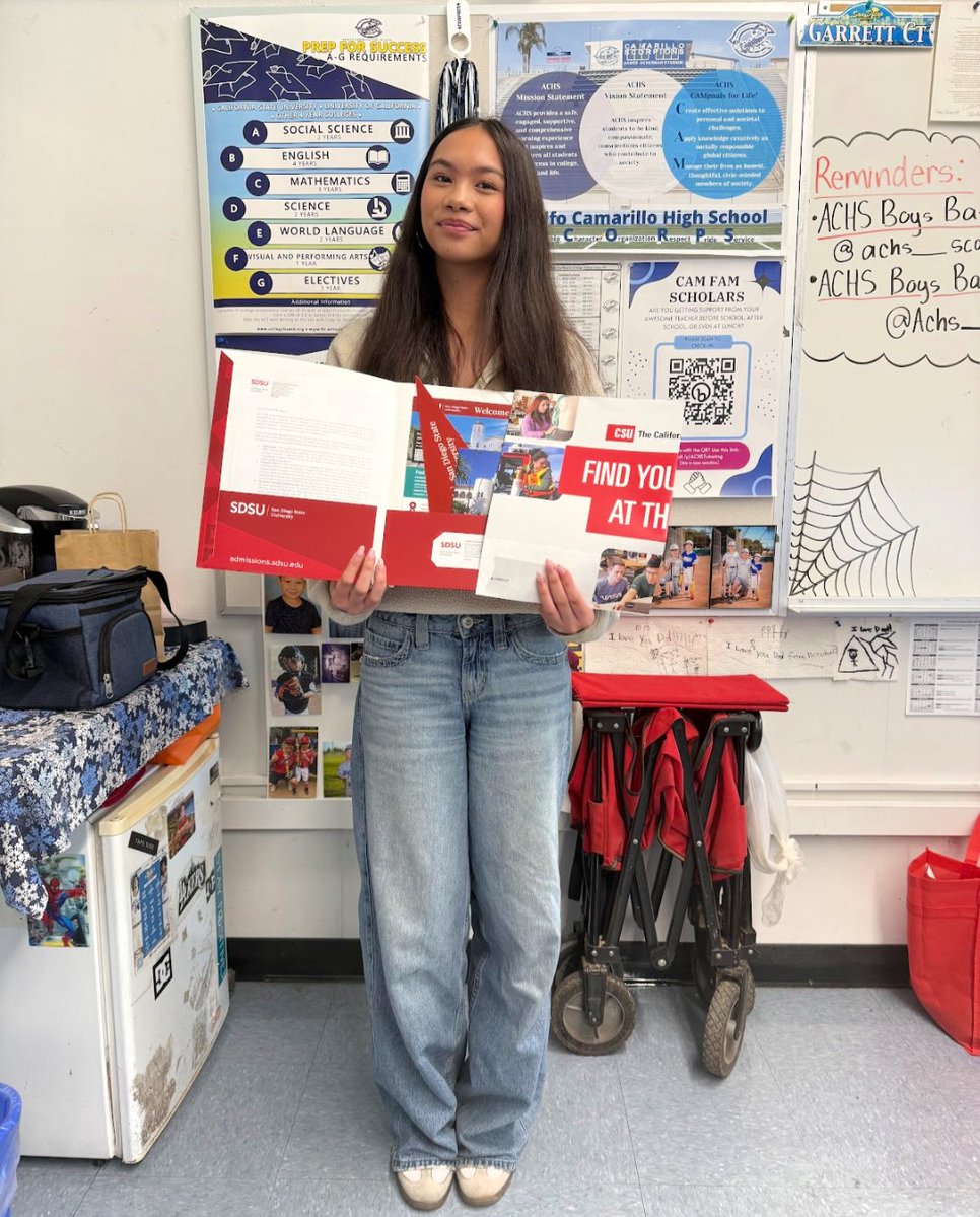 ACHS_AVID's tweet image. AVID Sophomore, lsabella Anaya, received her pennant chase materials from San Diego State University!