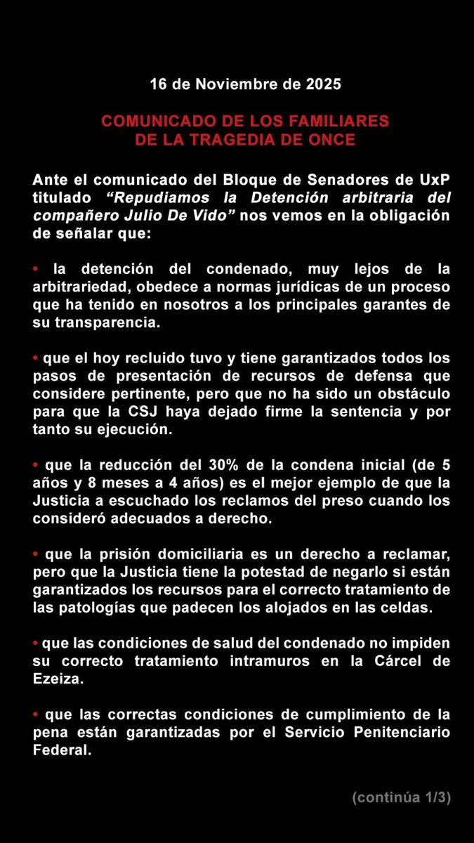 fmercuriali's tweet photo. Los familiares de la tragedia de Once con un comunicado donde hablan de la “crueldad” del kirchnerismo con comunicados pidiendo la prisión domiciliaria para Julio De Vido https://t.co/GAtHKFjWXf