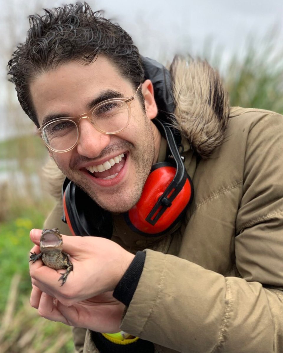Darren Criss = The most angelic, kindest, prettiest, SMILE in the world. 😄🍃🦎