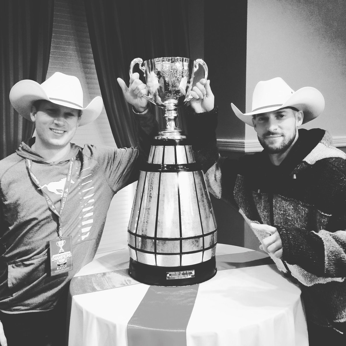 Jaonesix's tweet image. Yearly reminder that @cfl fans deserve the same production @CFLonTSN puts out during #GreyCup, but on a weekly basis. 

@LWillson_82 please make Canadians care about Canadian football 🫡 🙏 #CFL @CFLPA @CFL_expansion @KrisCherewyk