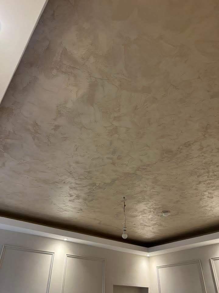 DecoratorsU's tweet image. Is there much call for decorative effects? Is it something you&apos;ve done or thought about?

This paint is called Primacol. Work carried out by JMOR decor .

#ceiling #decorator #decoration