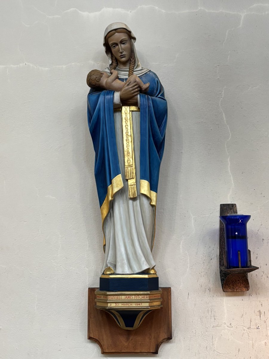 The prayer to lead me into retreat:

Hail Mary, full of grace, the Lord is with thee.
Blessed art thou amongst women 
and blessed is the fruit of thy womb, Jesus.
Holy Mary, Mother of God,
pray for us sinners now and at the hour of our death. Amen.