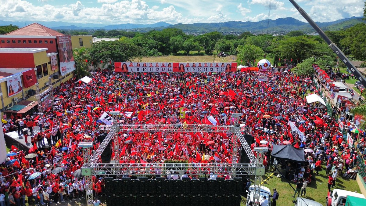 ricsotohn's tweet image. Cierre de campaña Juticalpa Olancho , hermoso!!!!!! 🌺✊🏻 VIVA RIXI 🇭🇳