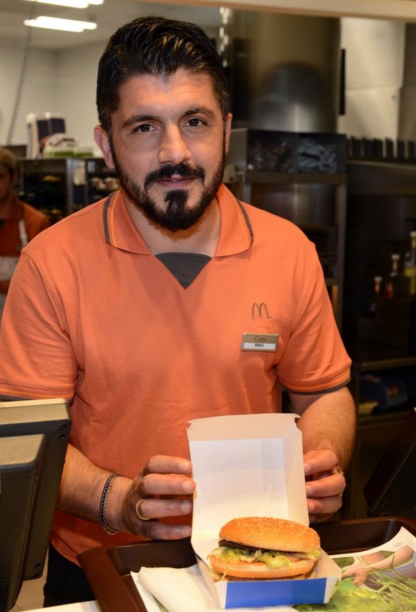 una settimana a piangere perché in sudamerica si qualificano 20 squadre al mondiale per poi farsi umiliare in casa dalla norvegia