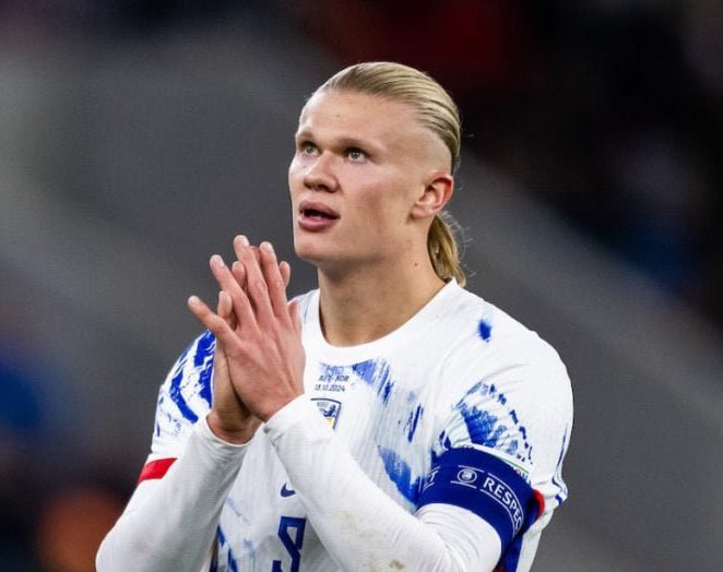 FRBlueMoon's tweet photo. 🚨🆕 IL VIENT DE DETRUITE, D’ASSOMMER, L’ITALIE EN 2 MINUTES. 

LE MEILLEUR JOUEUR DU MONDE. 

LE MEILLEUR 9 DE L’HISTOIRE. 

DOUBLÉ À SAN SIRO. 55 BUTS EN 48 MATCHS. 

WOW. ERLING BRAUT HAALAND. ©️ 🇳🇴 https://t.co/0AqDCNIHjL