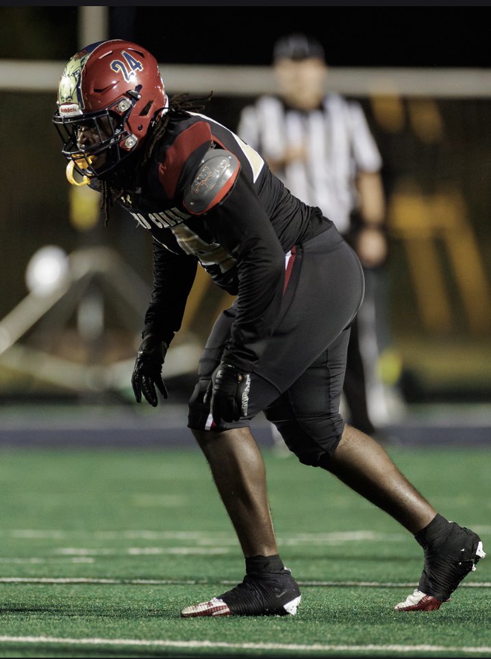 tj22bryant's tweet photo. 5’11 D-end looking to play linebacker in college or if possible stay at the D-end position. “All you need is 1”🙏🏾 https://t.co/RlOthFogL6