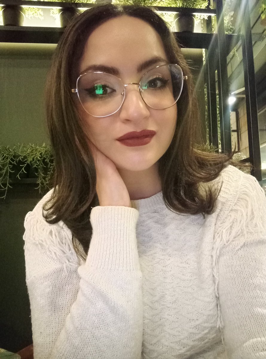 ebru_polatt's tweet photo. Kendi kendine buluşmanın çok keyif verdiği yaşlara gelmişsindir. https://t.co/7JPk4zmXvf