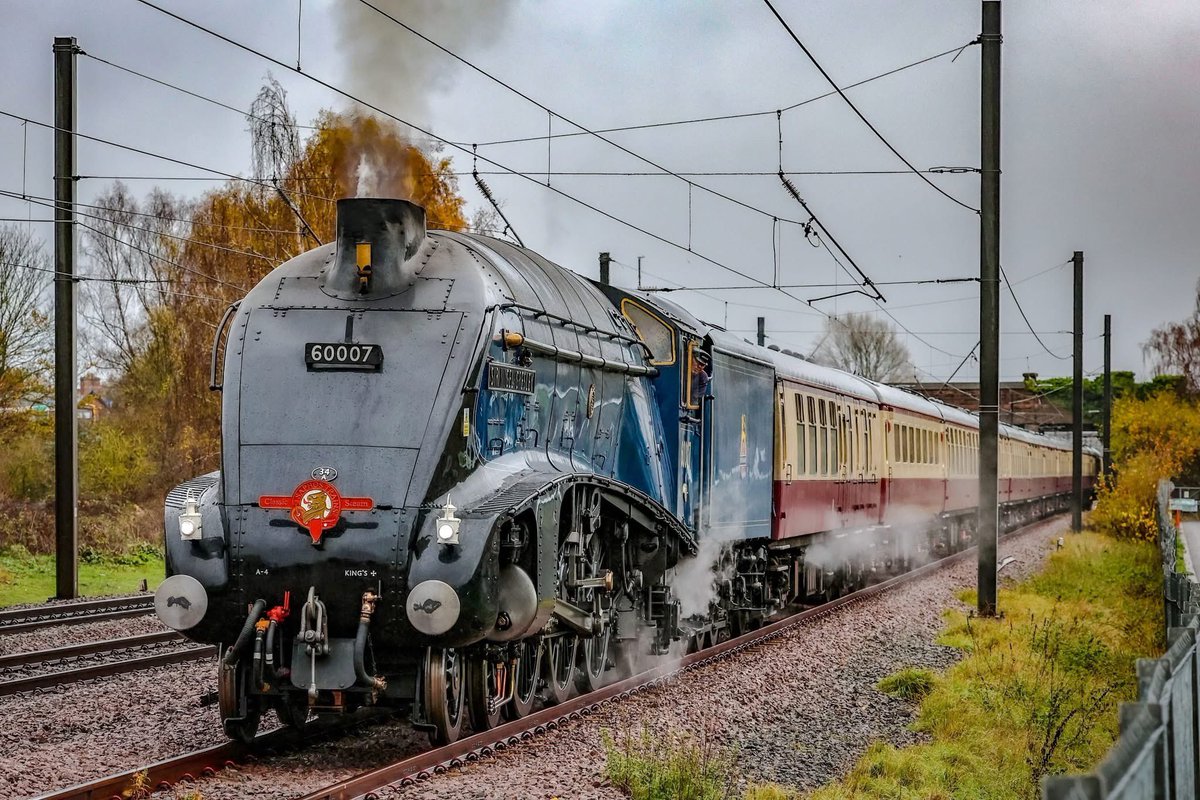 A4 Pacific 60007 "Sir Nigel Gresley" passes Retford after a quick drink on the 1Z07 Potters Bar to York railtour.