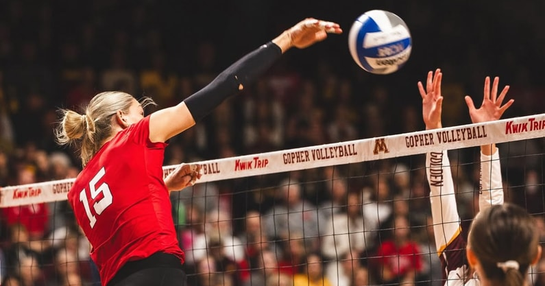 Nebraska volleyball (26-0, 16-0) took down USC (20-6, 11-5) in straight sets (25-13, 25-16, 25-20). The Huskers' defense led the way as they limited the Trojans to a .154 hitting percentage. 

🔗: on3.com/teams/nebraska…
