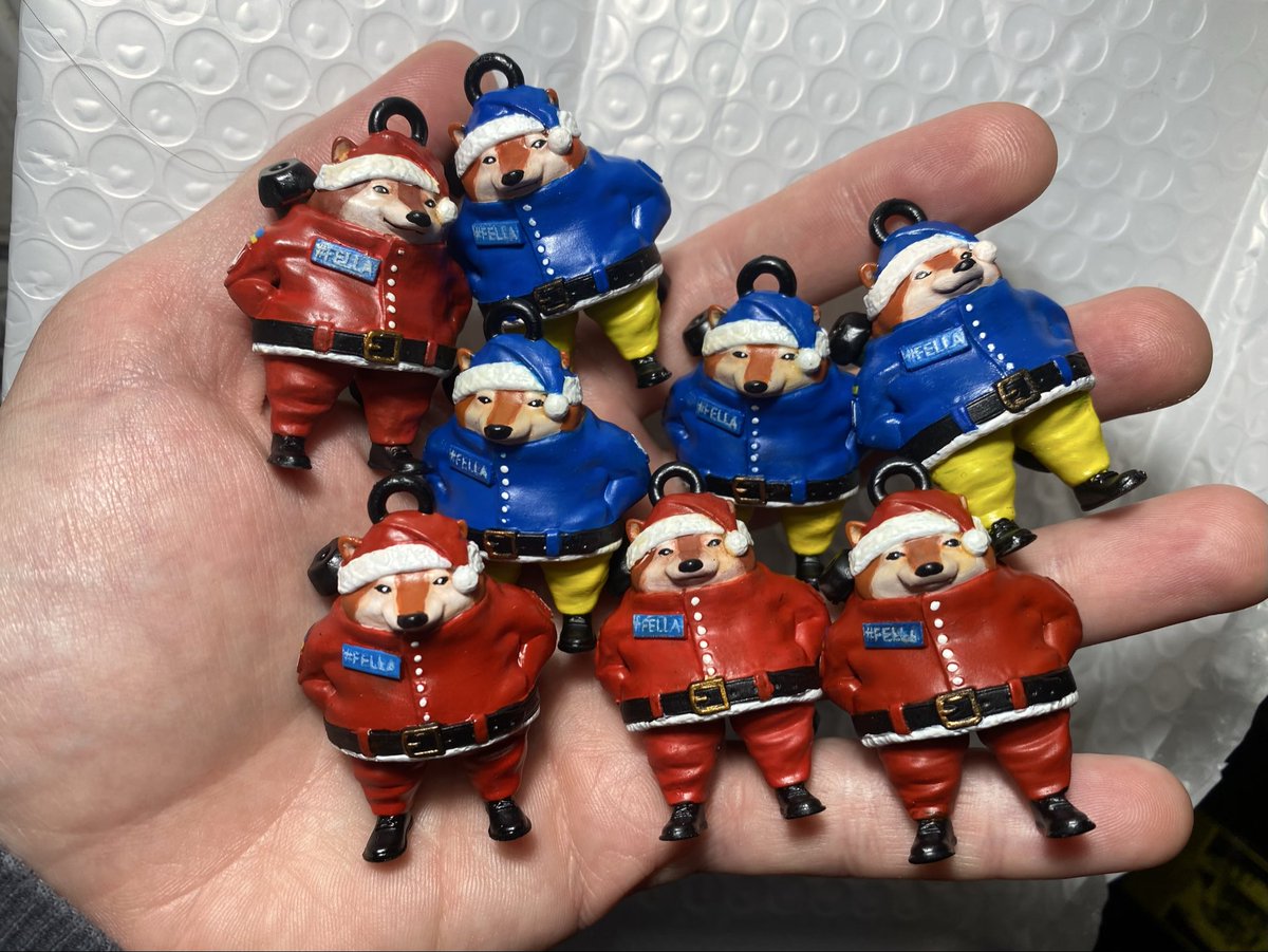 Night from Kyiv! #SantaFella is back! I make figurines in the form of Christmas tree ornaments or on a stand! I make ones 5 and 10 centimeters high! Everything is hand painted!
Who wants a figure like this? 😃🎨🎄🇺🇦
BOOST