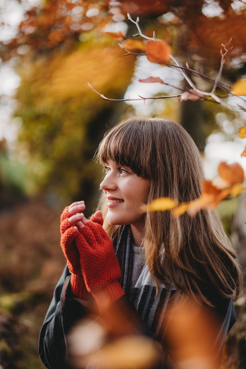 These burnt orange ‘Flame’ fingerless gloves have been popular this weekend! 
I only have a few pairs left, and they make a lovely gift… 

collingwoodnorrisdesign.com/gloves-and-mit…

#shopsmall #madeinscotland #giftsforher #burntorange #choosewool