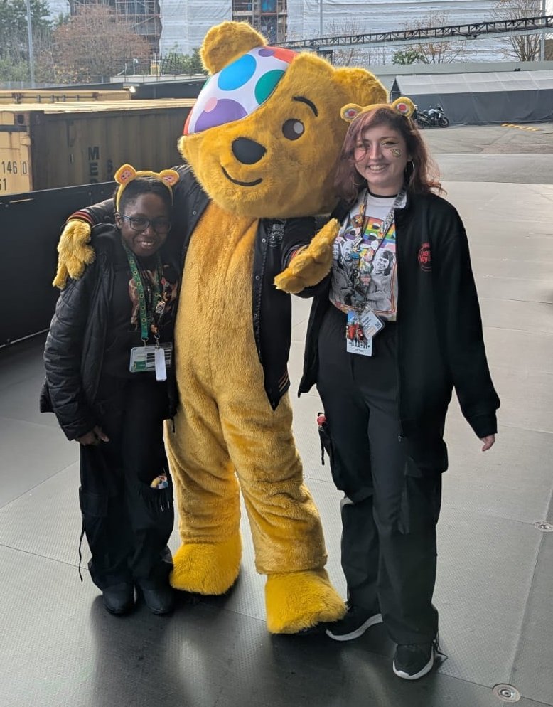 AjEasmon's tweet image. So happy for #abbavoyage to do a show for #ChildrenInNeed with #BBCRadio2. It was so fun and great to meet #Pudsey but also contribute to brightening up children&apos;s lives #CIN