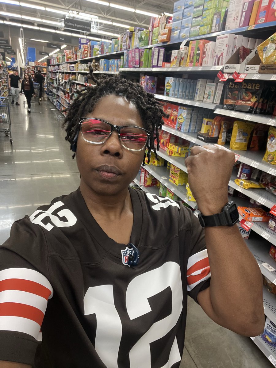 Out shopping with Greatness on my mind. #12 #legendary <a href="/ShedeurSanders/">Shedeur Sanders</a>