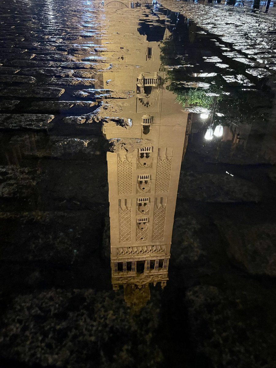 RoouMaya's tweet image. Sevilla, qué bonita eres.