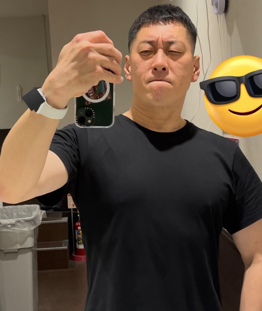 おはよーございます☀️
月曜でっす！今日は午前だけなのでちょい気が楽w
久々に朝活したけど黒着ると痩せて見える(気のせい💪
今週もぼちぼち頑張りやしょー