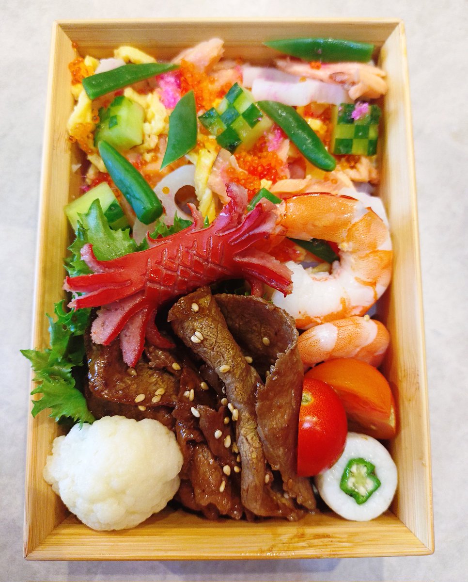 2gjVFJYg4I65630's tweet image. おはようございます。
正統派チラシ弁当でございます。

言うなら清純系って感じなので、朝の挨拶も丁寧に🤭♥️♥️

寒くて起きるのしんどい月曜日🥹誰もがそれぞれ毎日を頑張って過ごしていることが、素敵です🤗💕

🎵大橋ちっぽけ　ダーリン🎵
元気SONGで今週も頑張ろう🙌

＃お弁当記録