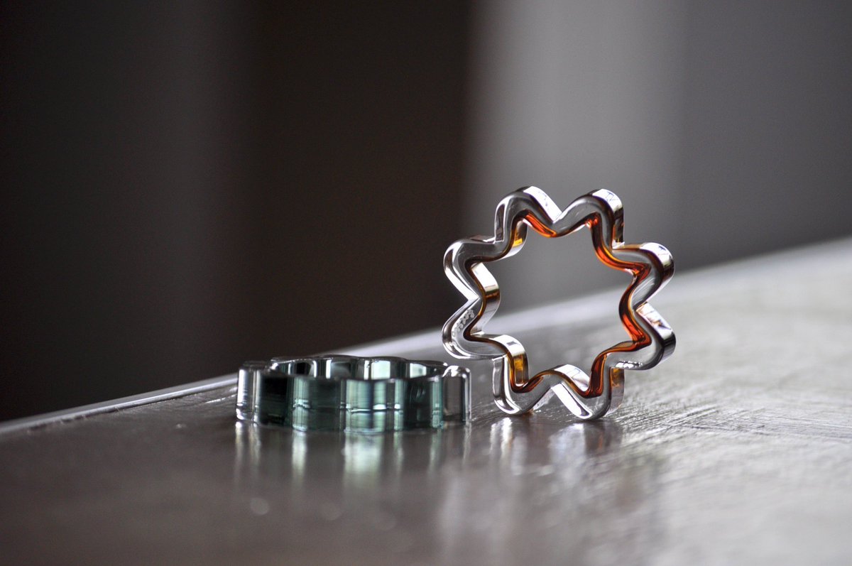 fresco_glass's tweet image. オンラインショップにて kukka の販売をはじめました🌟
箸置きやオーナメントとしてもお使いいただける可愛らしいアイテムです🎄
studio-fresco.myshopify.com