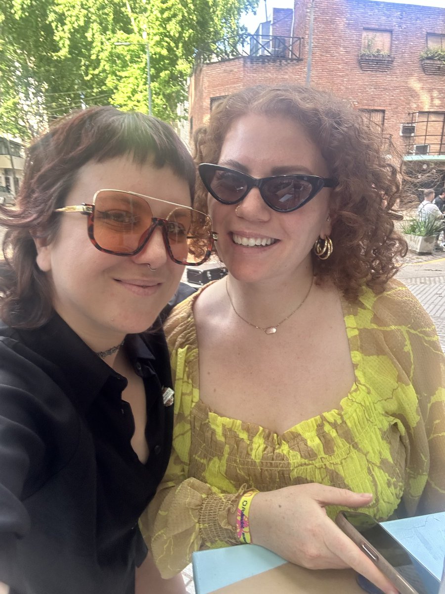 Day 0 at <a href="/EFDevcon/">Devcon 8 | Mumbai, India 🇮🇳</a> 
Today <a href="/shefiorg/">shefi.eth (💫,💫)</a> ! 🍓🇦🇷✨
with <a href="/boundless_xyz/">Boundless</a> <a href="/talianotnatalie/">Natalia 🌹</a> <a href="/reka_eth/">reka</a>